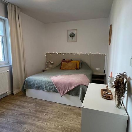 Chopin Airport Apartments Varsavia Esterno foto